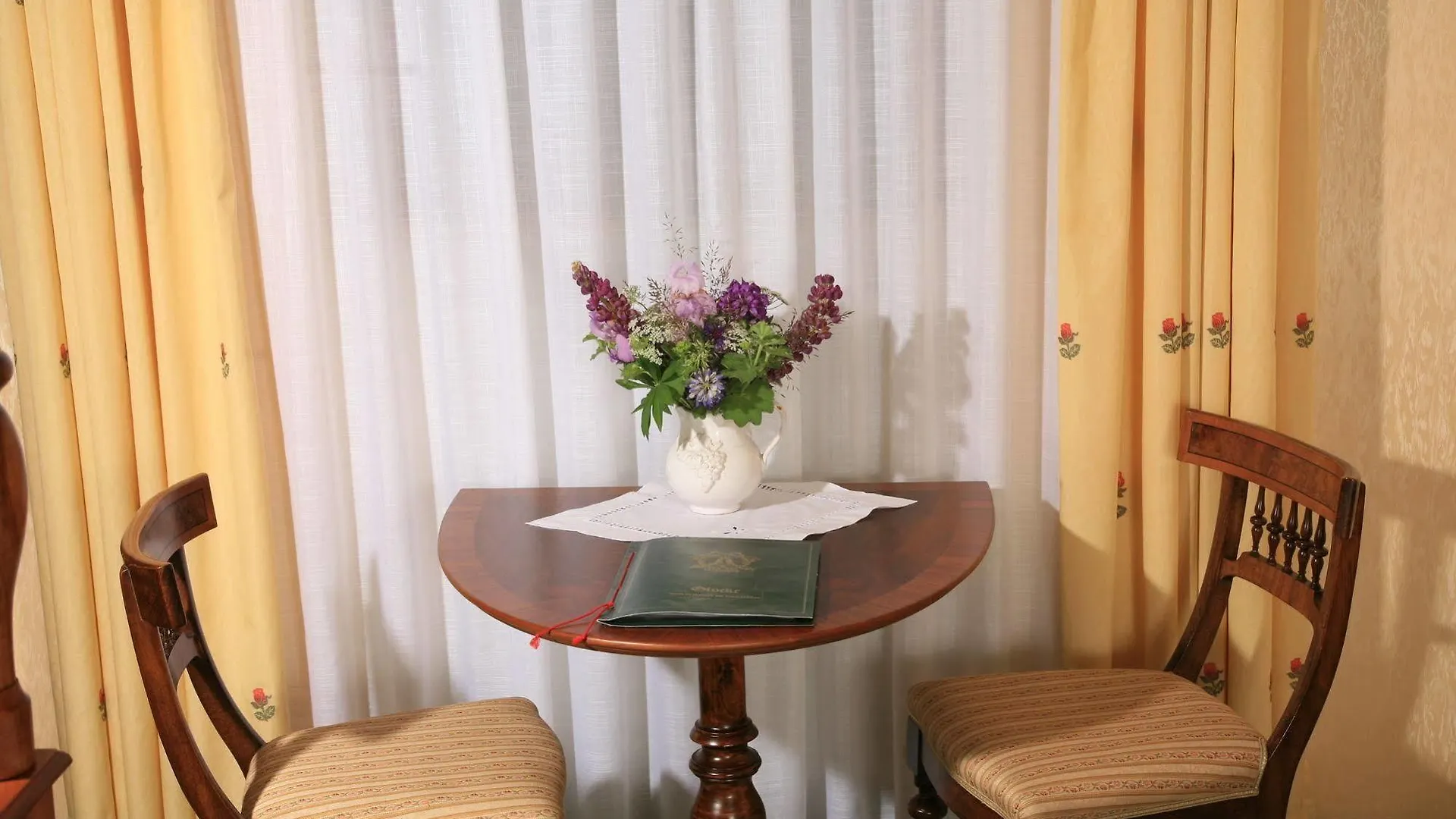 Glocke Weingut Und Hotel Rothenburg ob der Tauber Guest house